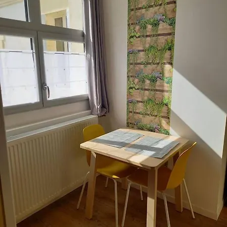 La Grelauderie 1 ساتْ